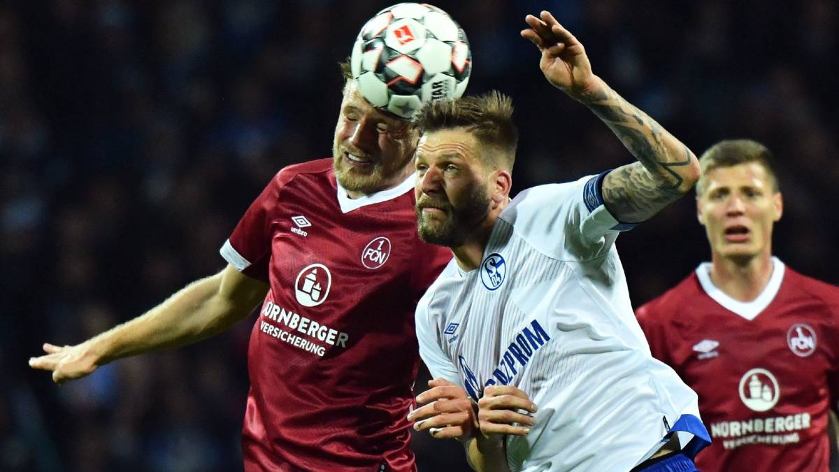 Un postrero gol de Nastasic acerca al Schalke a la salvación