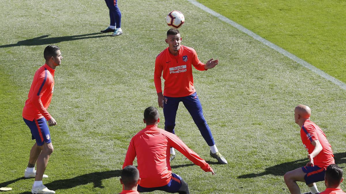Simeone llama a Toni Moya, Tachi y Joaquín para recibir al Celta.