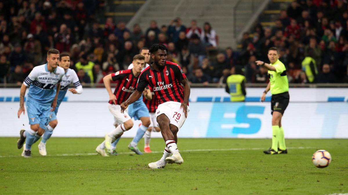 Kessié tira un penalti