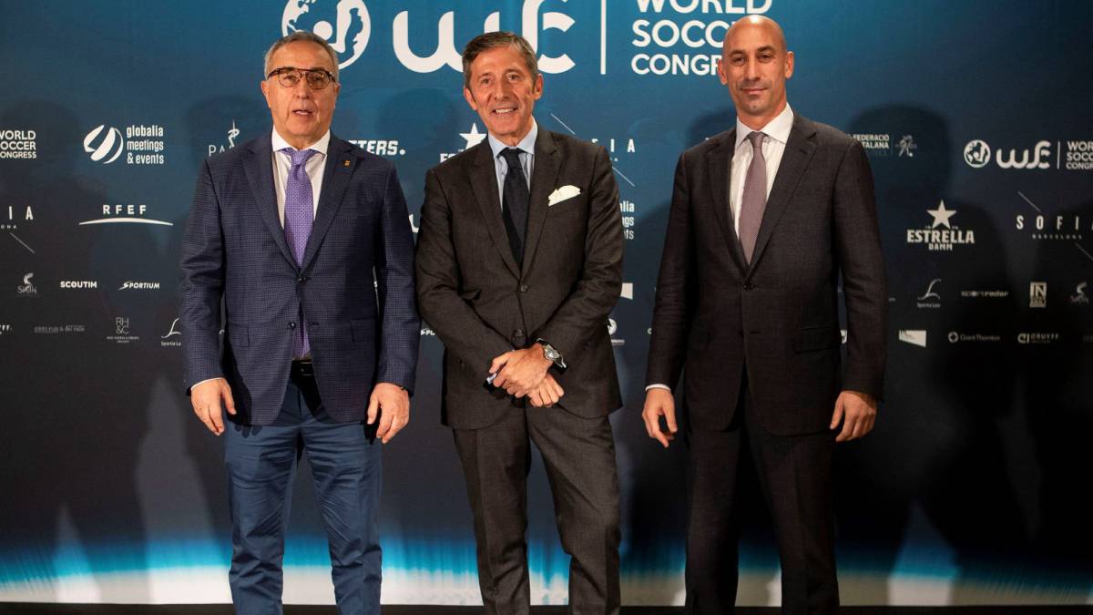 Alejando Blanco (COE), Jesús Álvarez (TVE) y Luis Rubiales (RFEF), en World Soccer Congress.