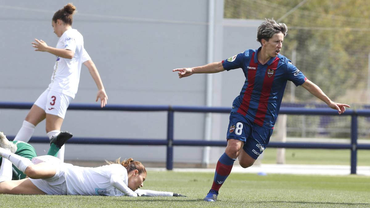 Soni celebra un gol ante el Logroño.