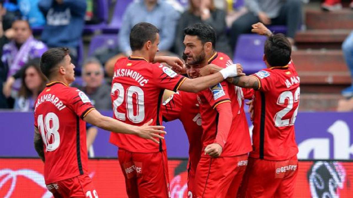 Jorge Molina y el Getafe celebran el 2-2 en Valladolid.
