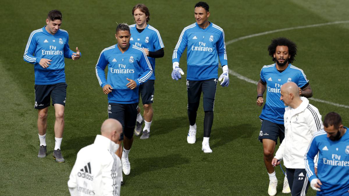 Los jugadores del Real Madrid, durante el último entrenamiento.