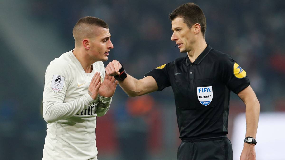 El PSG, indignado con el árbitro que evitó el alirón ante el Lille