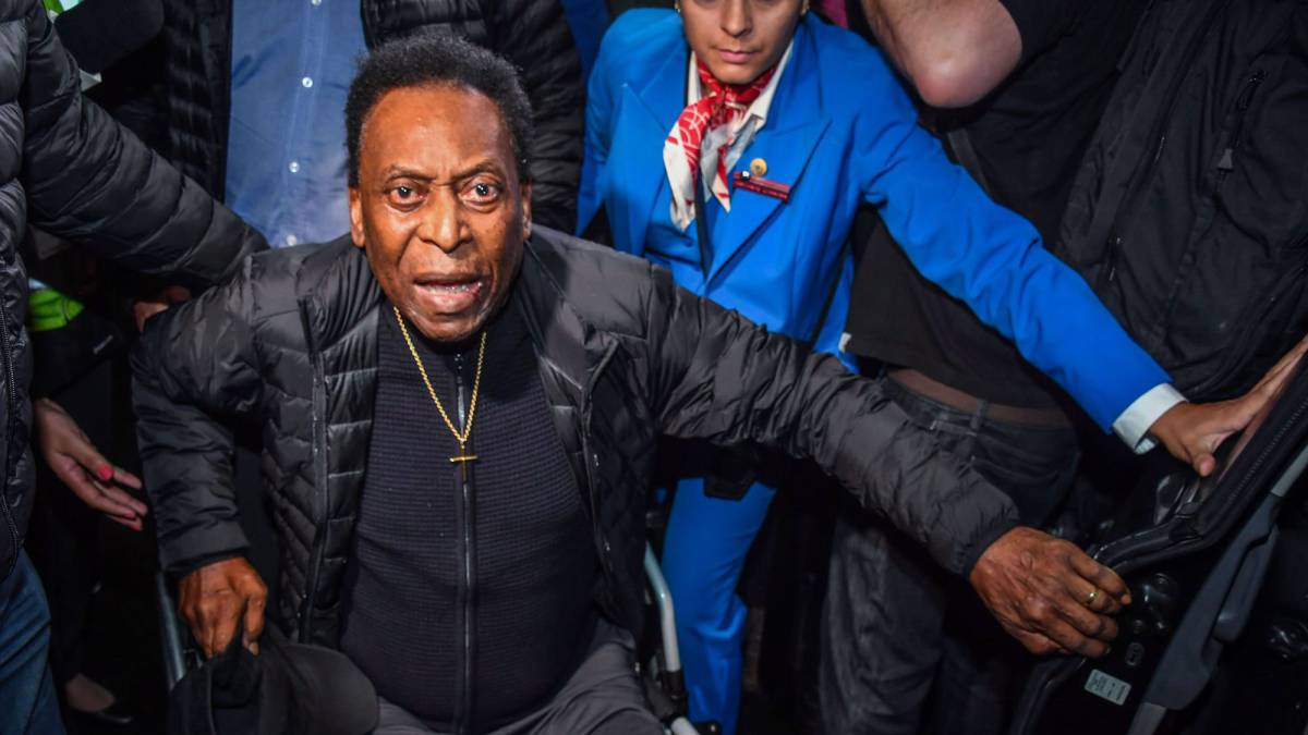 Pelé recibe alta médica tras ser operado de cálculo renal
