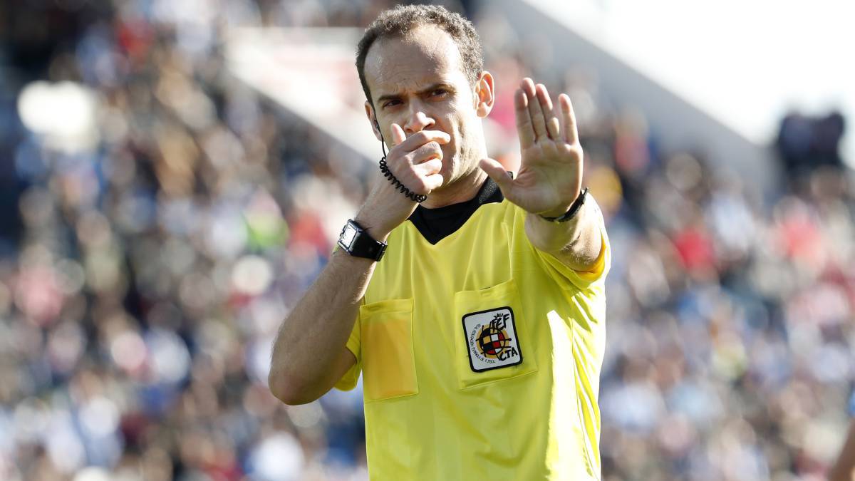 Melero López arbitrará el Madrid-Athletic; González Fuertes, el Barça-Real Sociedad