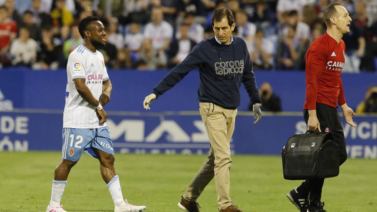 James Igbekeme sólo sufre un fuerte golpe en el peroné