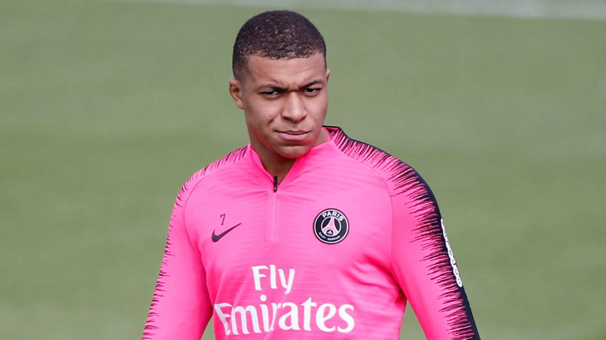 Kylian Mbappe entrenando con el París Saint-Germain.