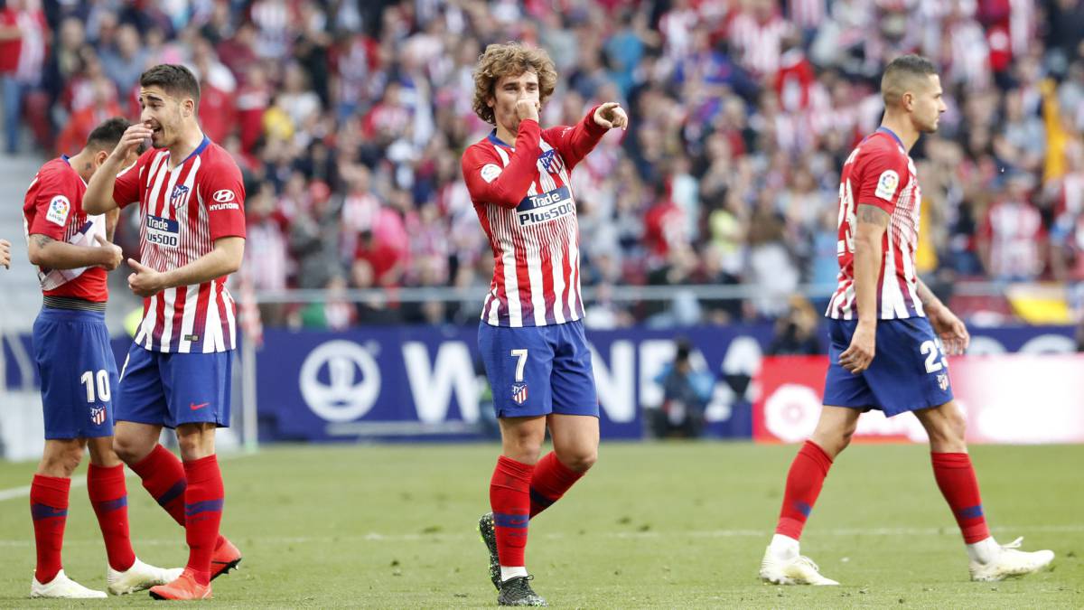 Los sueldos de las figuras del Atlético frenan posibles salidas.