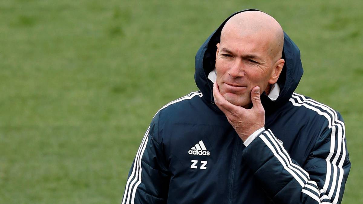 Zidane cambiará el sistema de juego del Madrid: buscará que Hazard, Vinicius, Asensio y Benzema cohabiten en el ataque blanco.