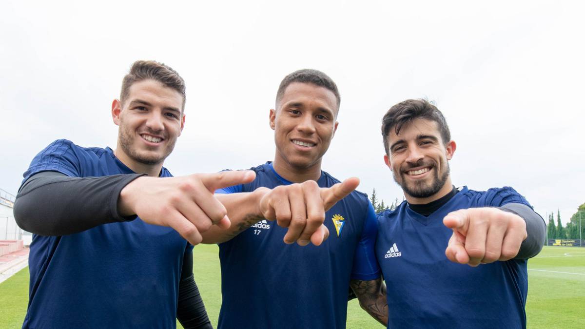 Manu, Machís y Jairo, las balas del Cadiz, miden al Numancia