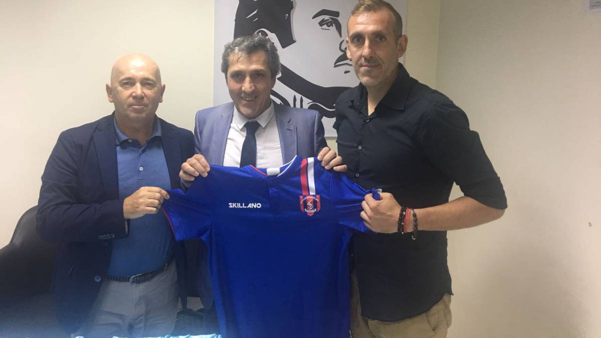 Pepe Murcia opta a ser el mejor entrenador en su segundo año en Qatar