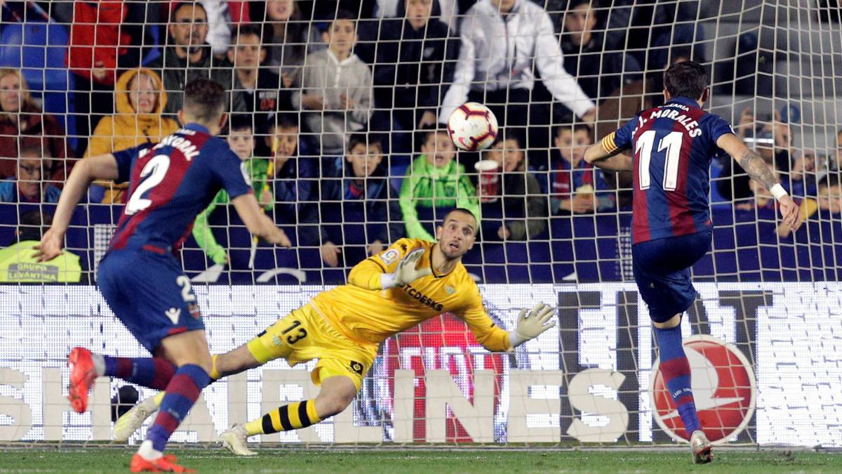 Morales bate su récord goleador en Primera y apunta a Koné