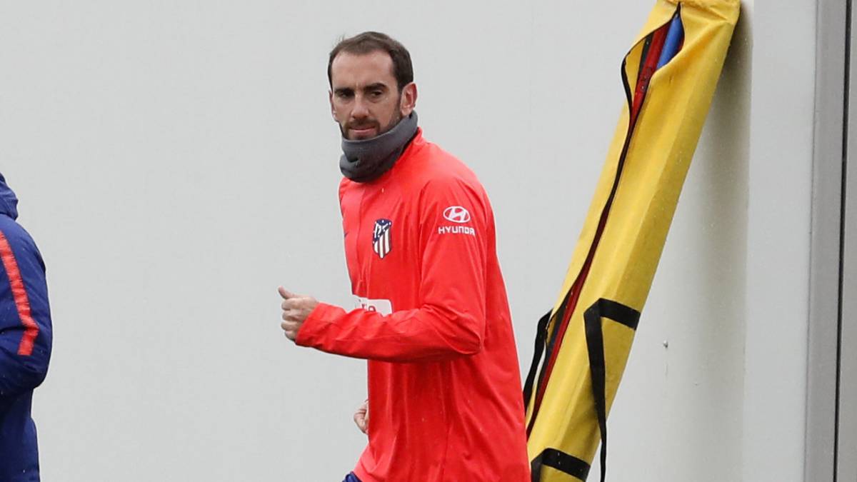 Godín, durante un entrenamiento con el Atlético.