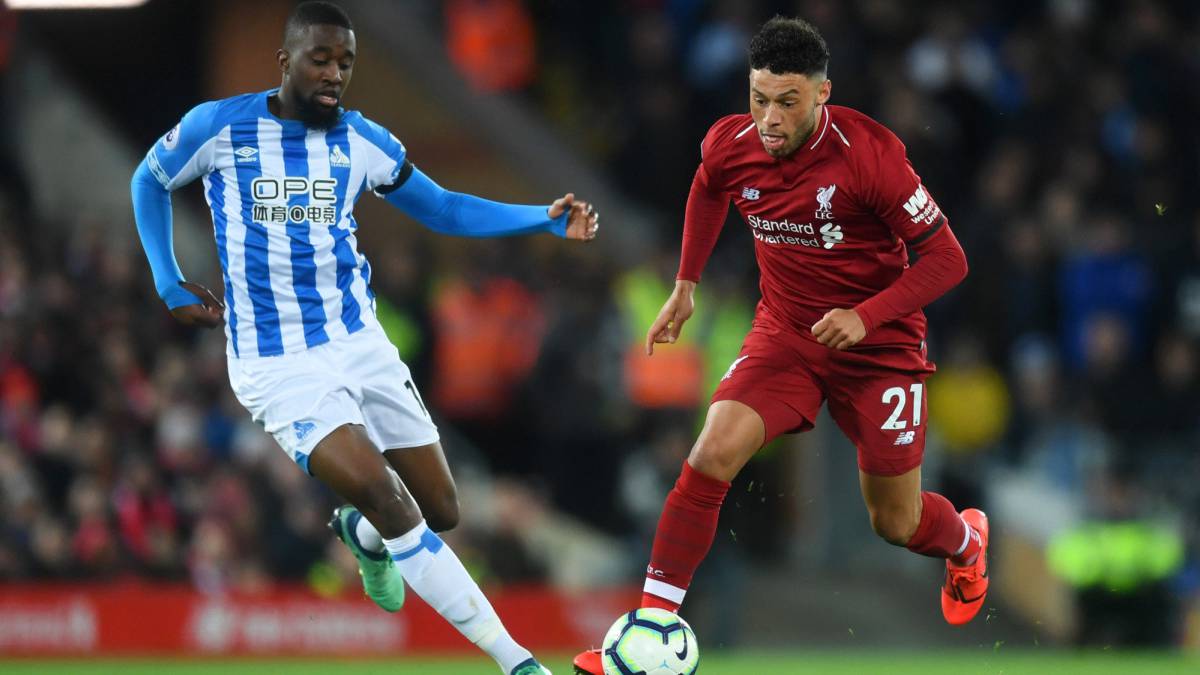 Oxlade-Chamberlain vuelve a jugar tras estar un año lesionado