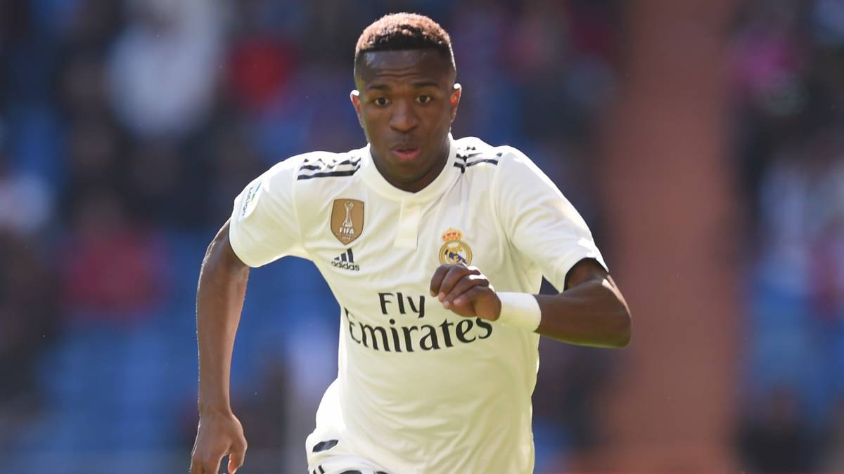 Zidane talks to Vinicius to explain continued Real Madrid absence