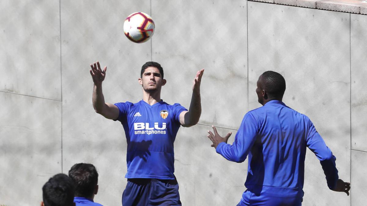 Guedes.