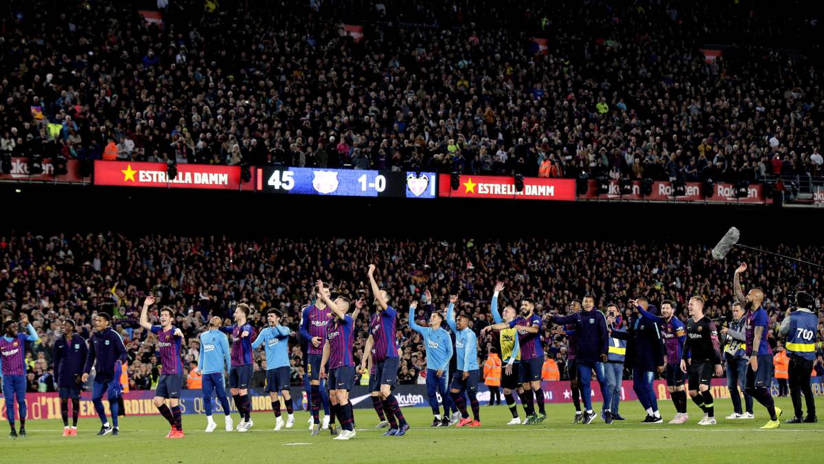 Casi 92.000 gargantas cantaron el alirón en el Camp Nou