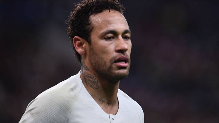 Neymar could get up to eight game ban for punching fan
