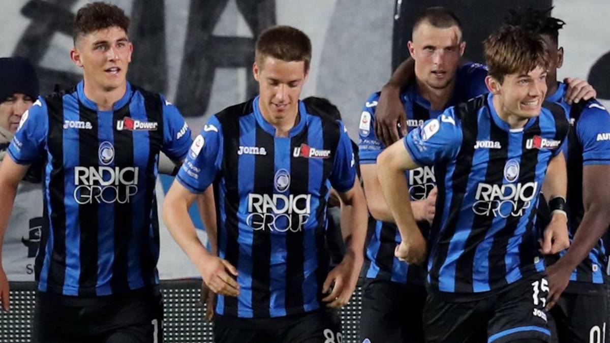 Los jugadores del Atalanta celebran un gol