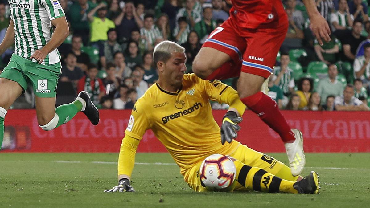 Joel Robles, notable regreso al once dos meses después