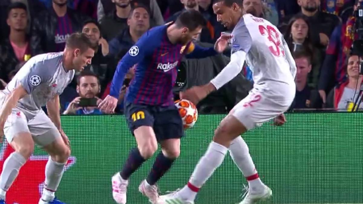 Para Iturralde hubo penalti del Liverpool por mano de Matip