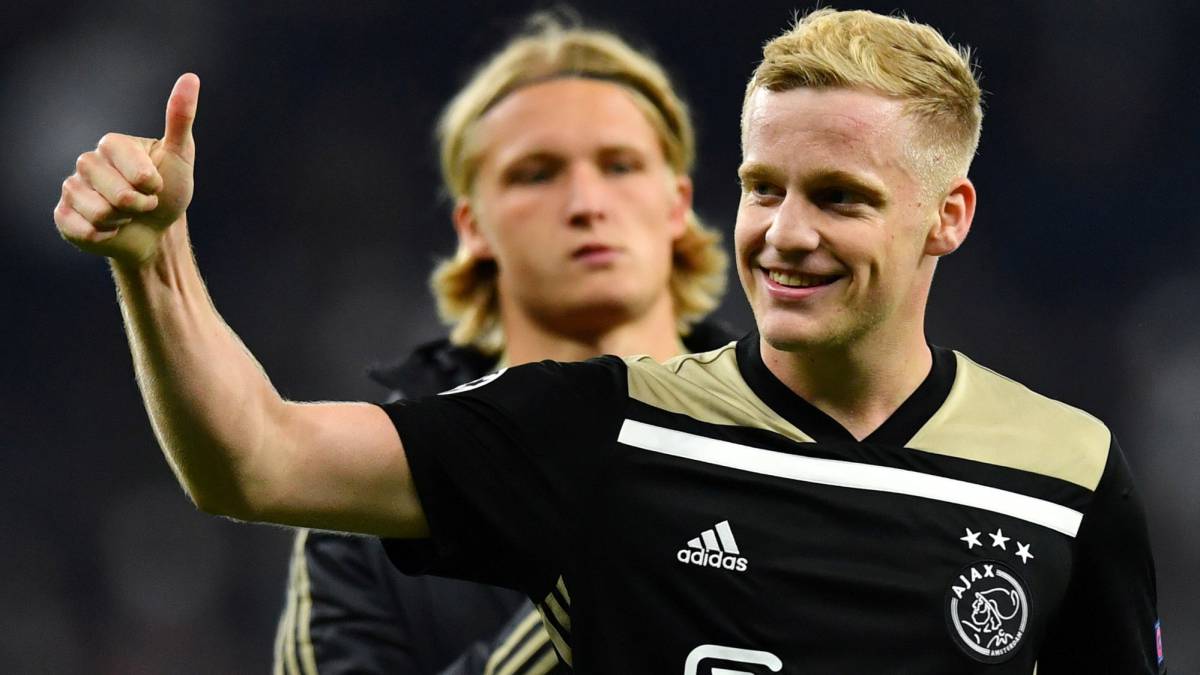 Van de Beek: PSG join chase for Ajax star