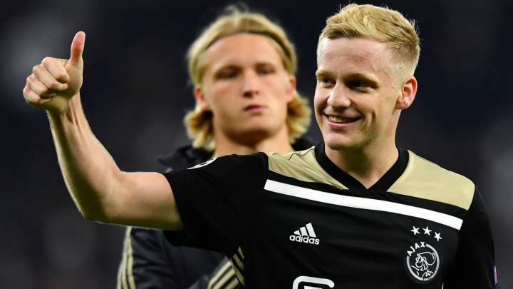 Van de Beek: PSG join chase for Ajax star
