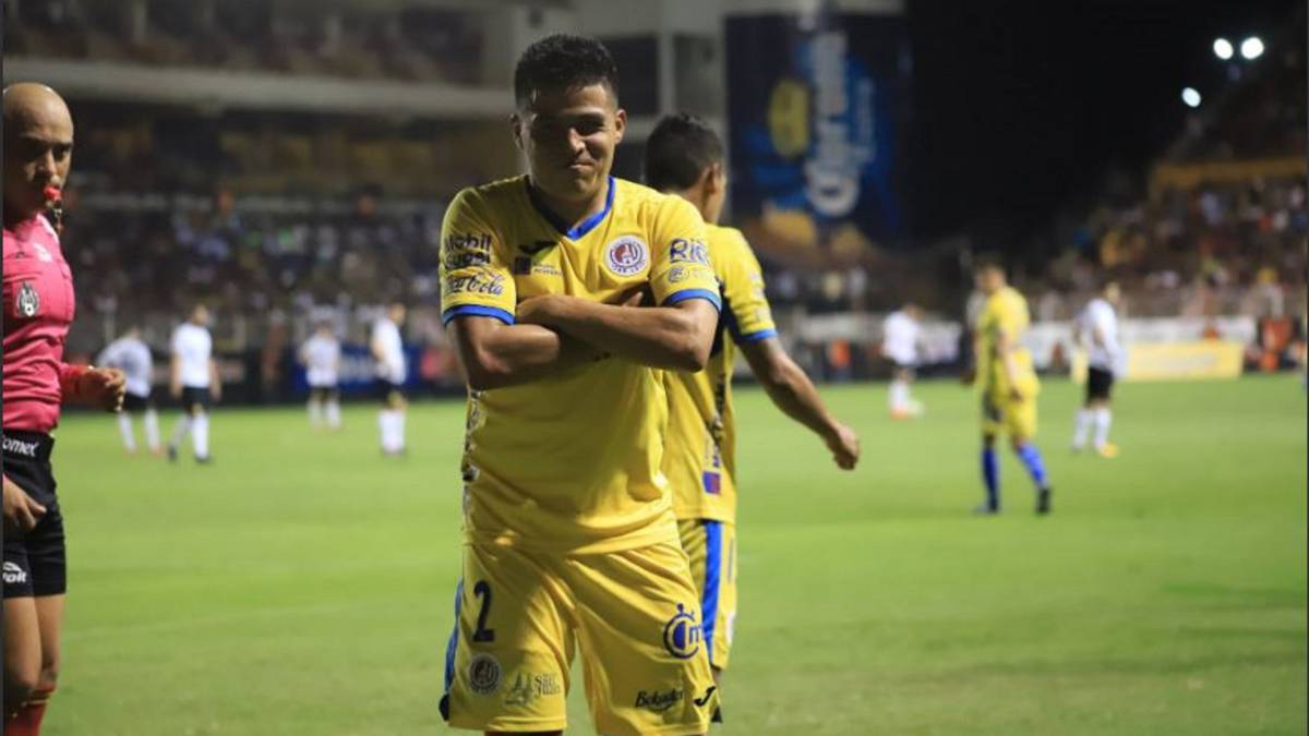 David Castro festejó así el gol del Atlético de San Luis.
