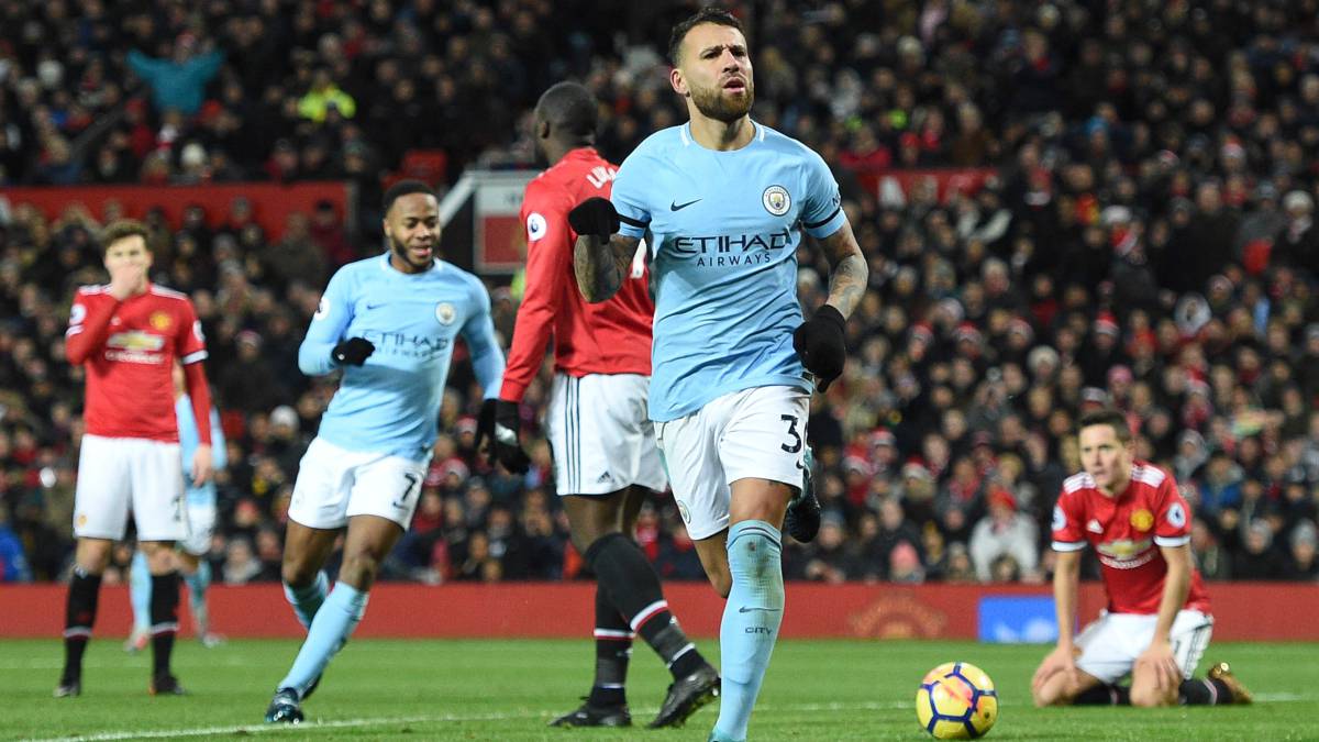 Otamendi celebra un gol