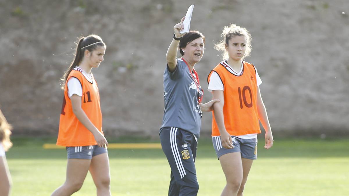 Toña Is junto a Ana Tejada durante un entrenamiento.