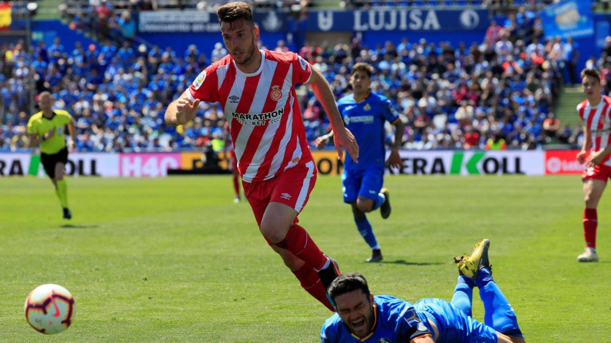 El jugador del Girona, Pedro Alcalá, durante un partido.