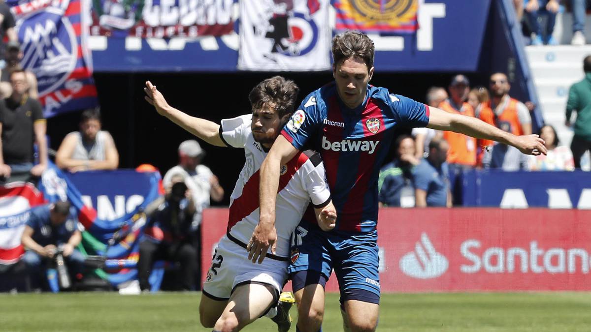 El Levante vuelve al trabajo con la duda de Vukcevic