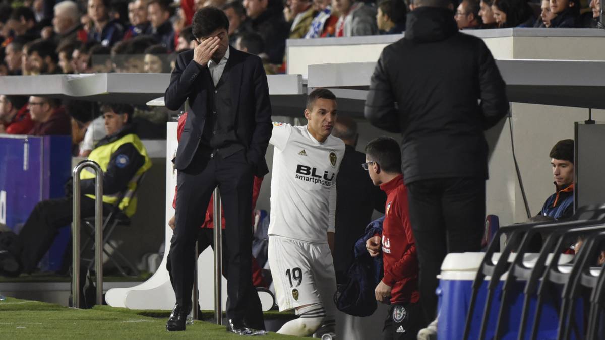 Rodrigo Moreno, retirándose en Huesca.