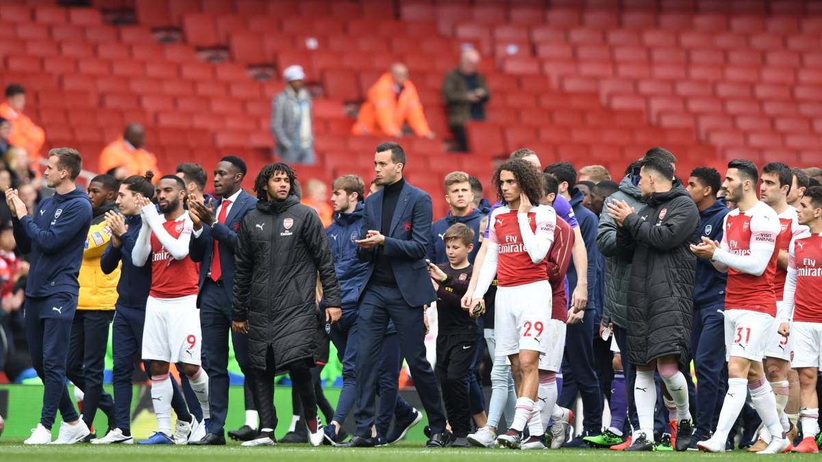 Jugadores del Arsenal tras el partido del domingo.