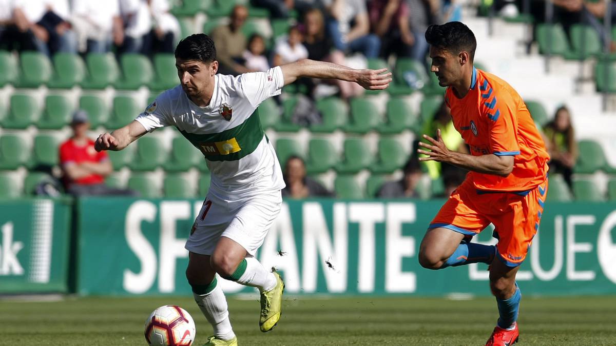 La salvación asegura el contrato de 14 jugadores en el Elche
