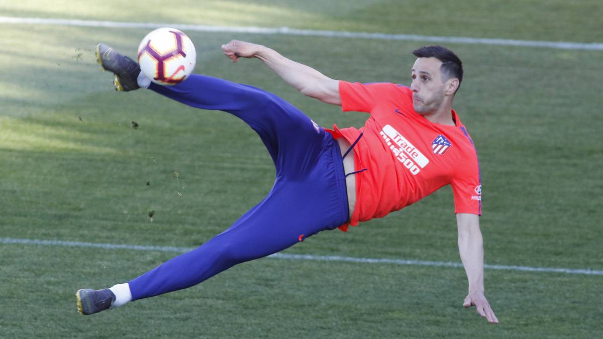El Fenerbahce se fija en Kalinic para reforzar su delantera