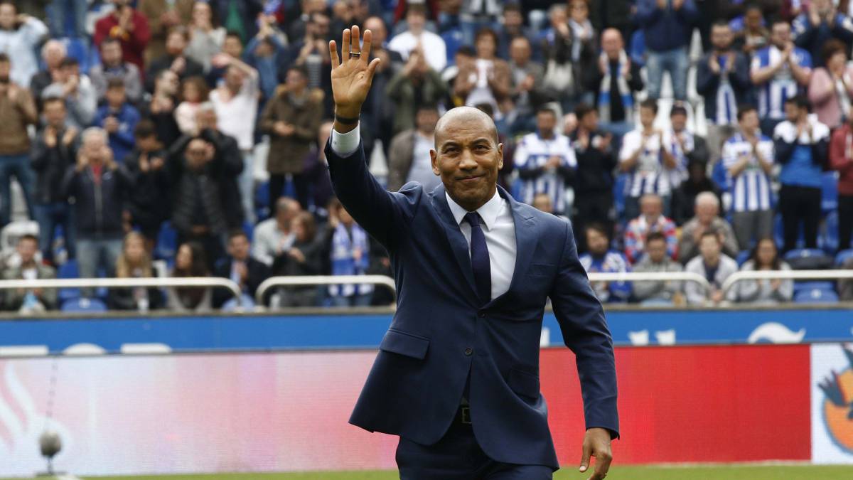 Maurol Silva salida a Riazor en un homenaje