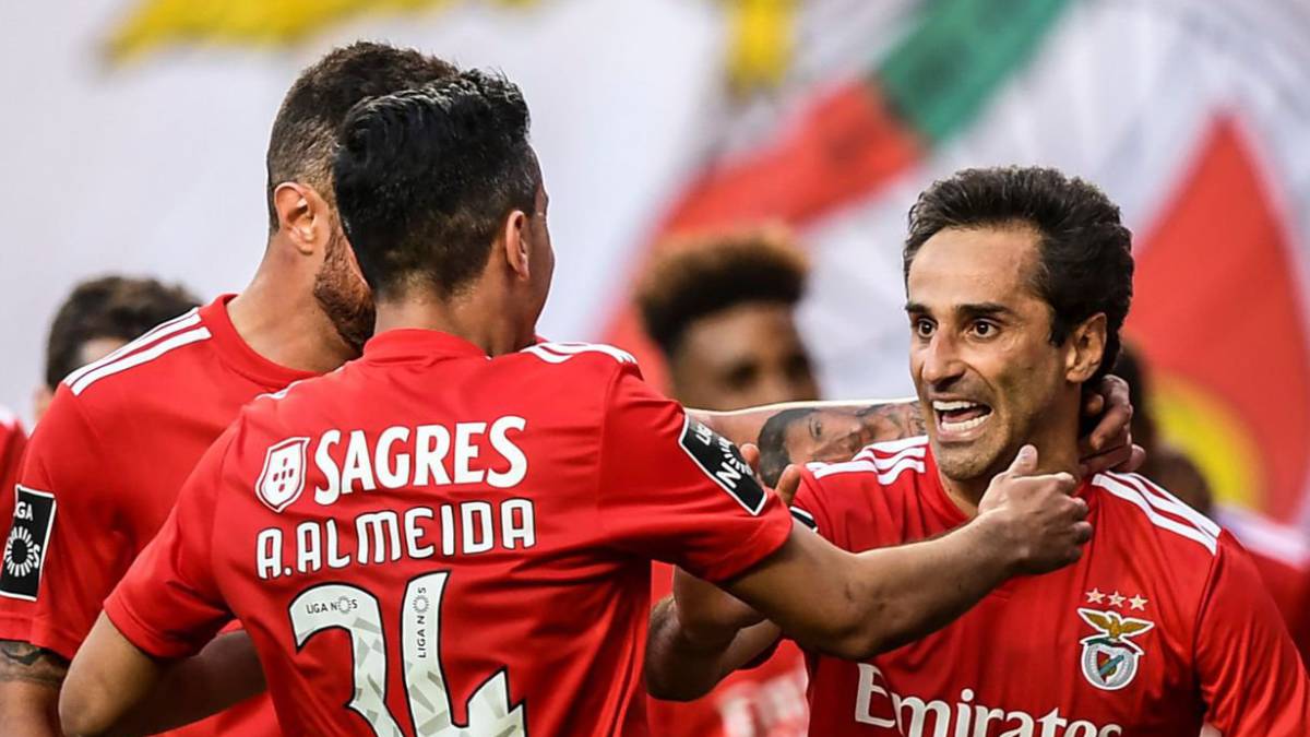 Benfica y Oporto ganan y la Liga se decidirá en la última jornada