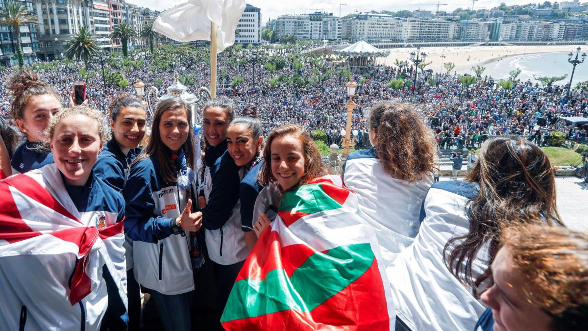 San Sebastián homenajea a las campeonas de la Copa