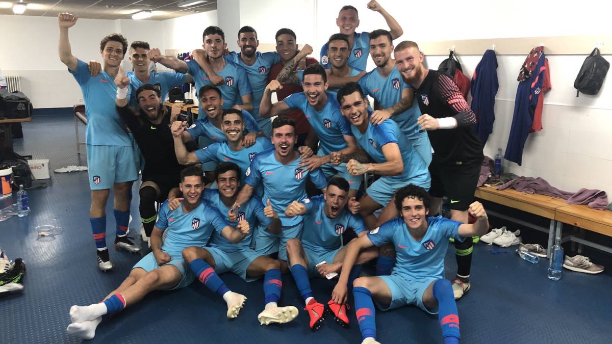 El Atlético B celebra su entrada en la promoción de ascenso a Segunda tras ganar al Pontevedra
