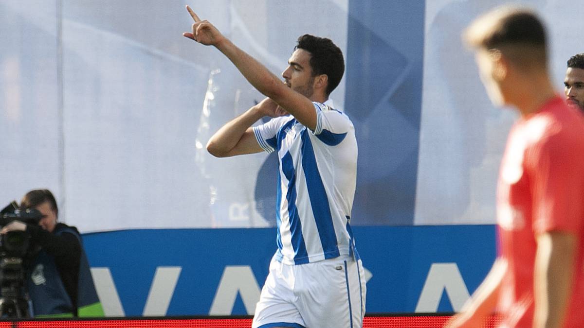 Mikel Merino celebra su gol en el Real Sociedad-Real Madrid.