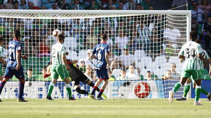 1x1 del Betis: Joaquín, un
héroe para calmar la decepción