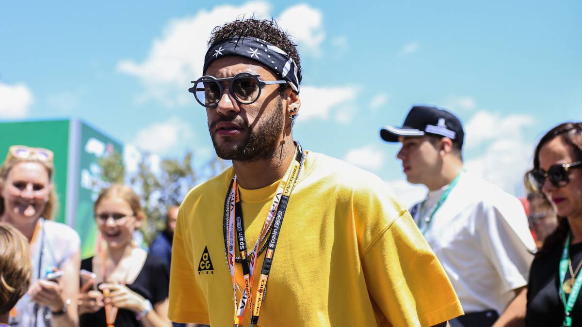 Neymar sigue apuntando al Real Madrid.
