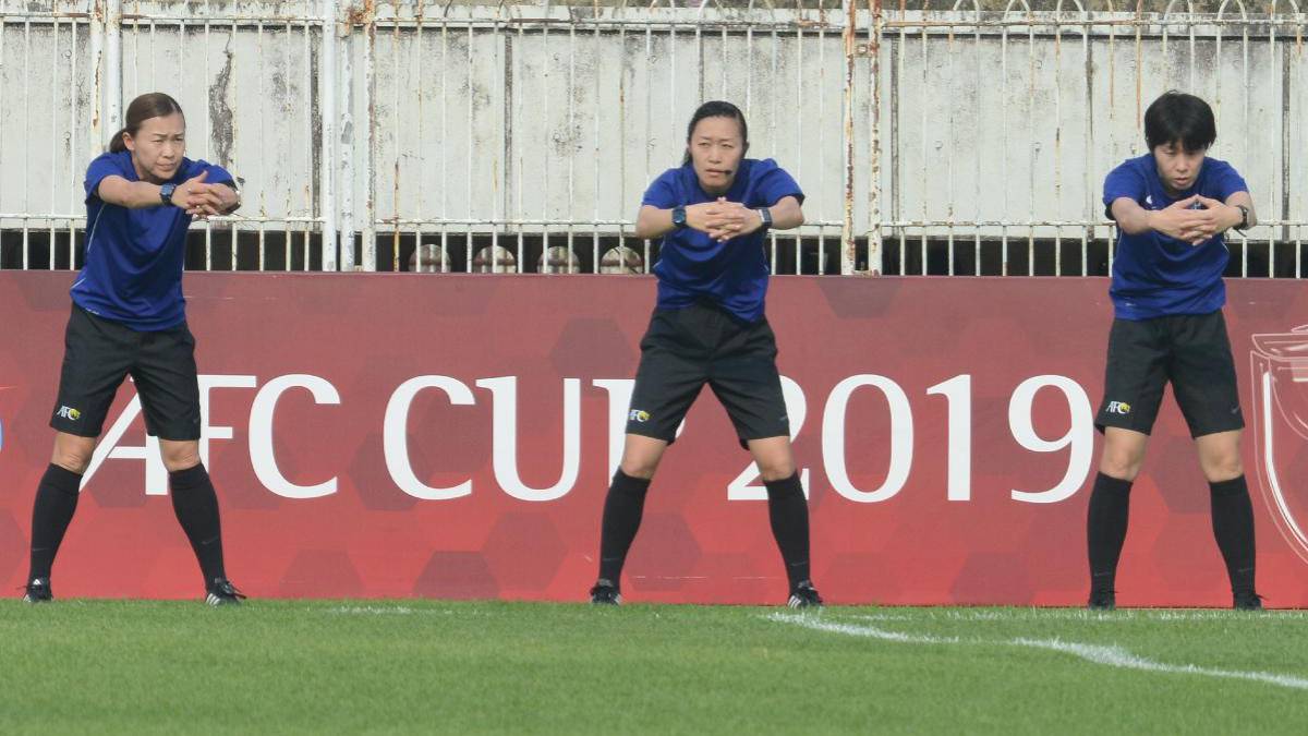 Trío arbitral femenino.