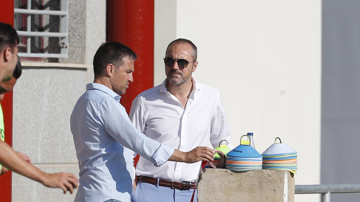 Luis Helguera deja el Levante