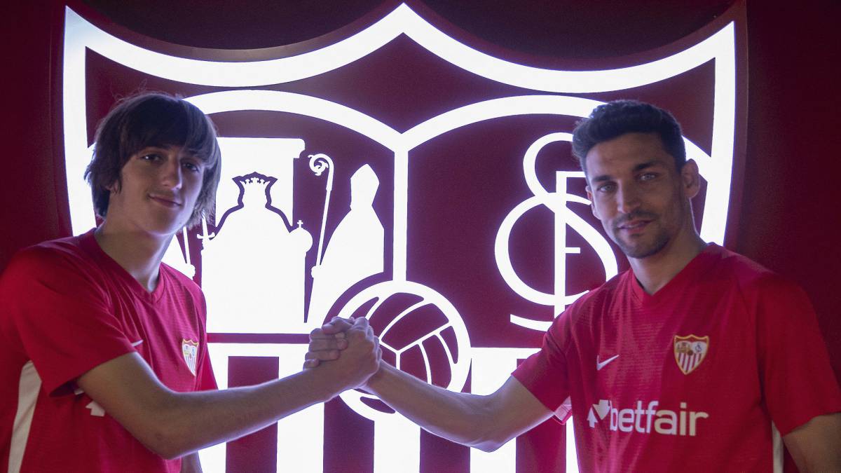 Jesús Navas es el espejo en el que se mira Bryan Gil