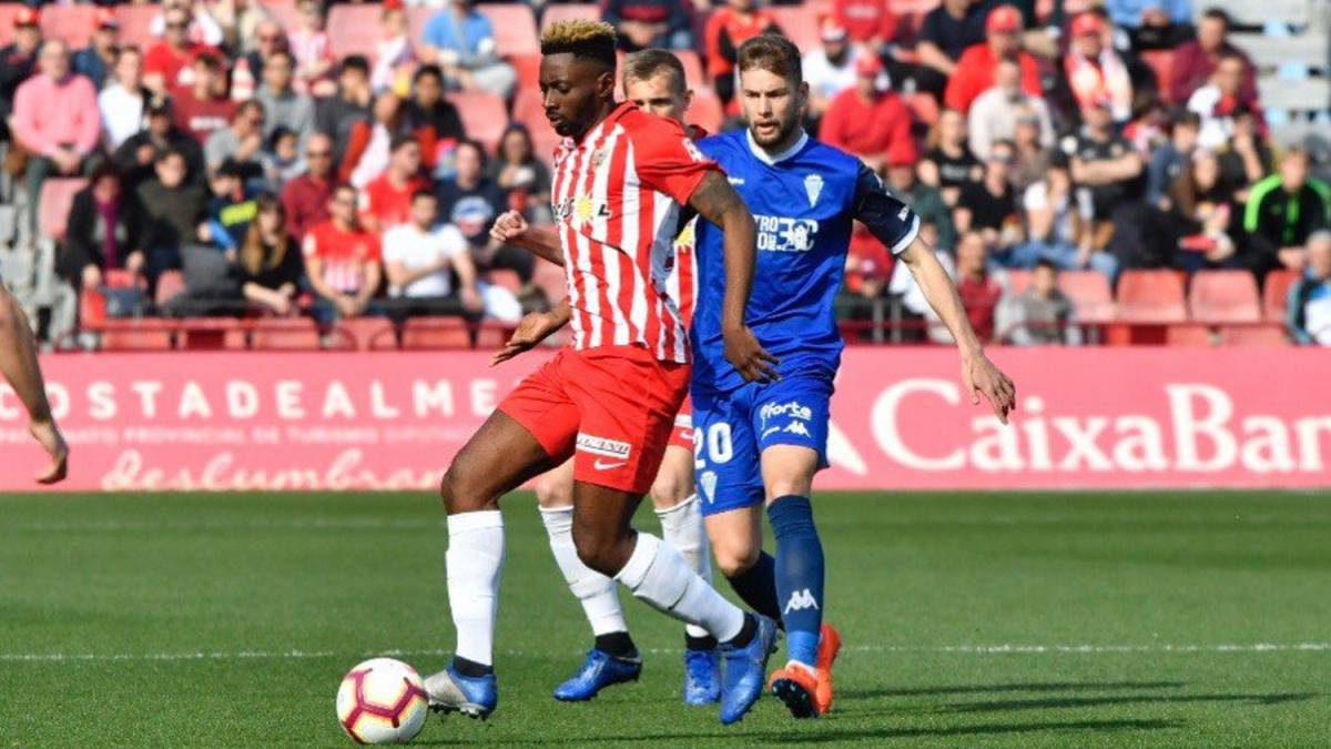Camerún recluta a Eteki, que se pierde el final de liga