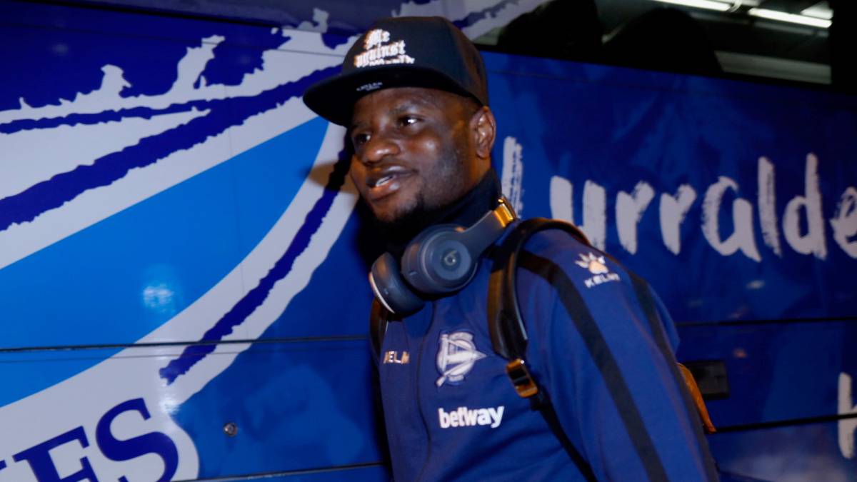 El Alavés afronta la continuidad de Wakaso en el club