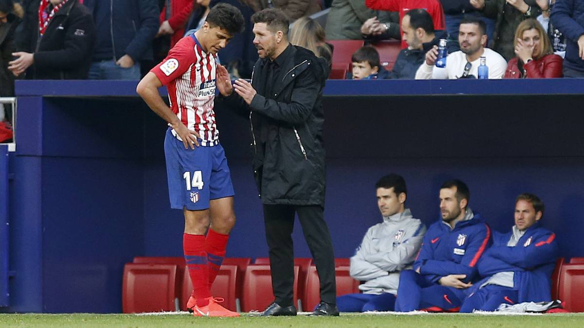 Simeone da instrucciones a Rodrigo